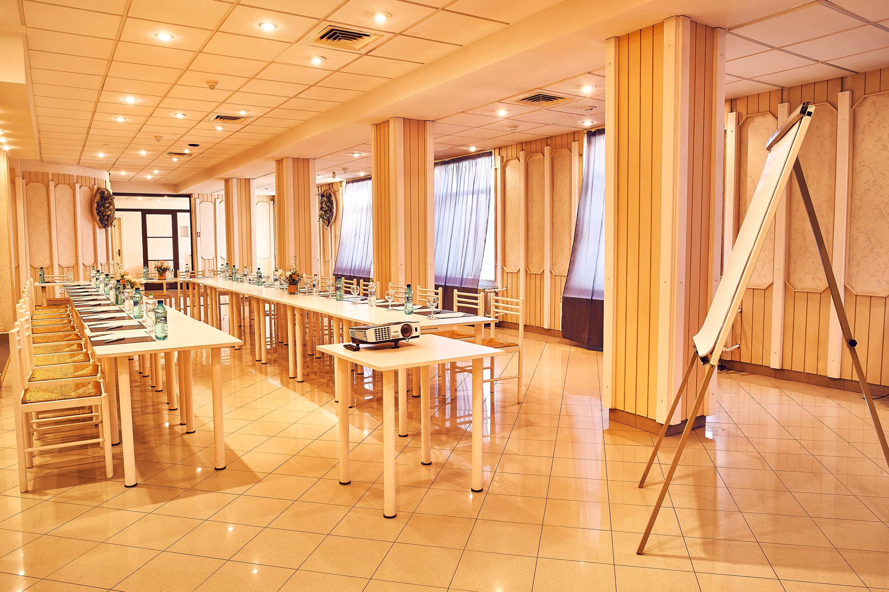Continental Forum Tirgu Mures Marosvásárhely Kültér fotó